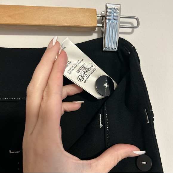 Maeve Colette Black & White stitching Flare stretchy pants! - Picture 7 of 14